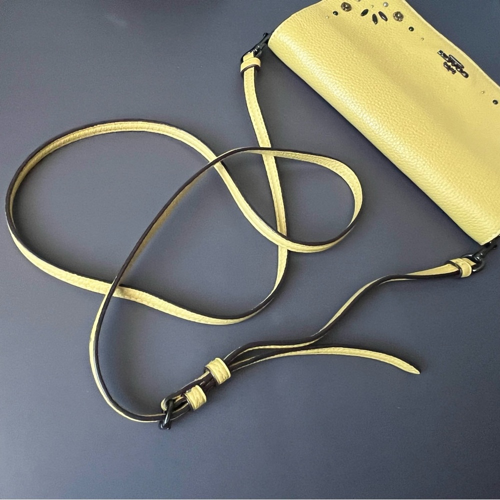 Coach Yellow Leather Hayden Foldover Crossbody
Clutch bag Prairie Rivets 30428 - Picture 5 of 12